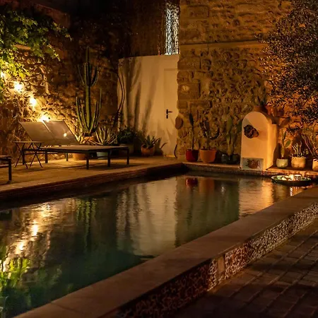 Guest house Le Prieure Notre-dame Montfrin
