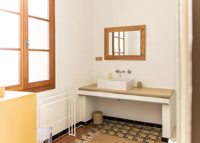 Le Prieure Notre-dame Gasthof Montfrin